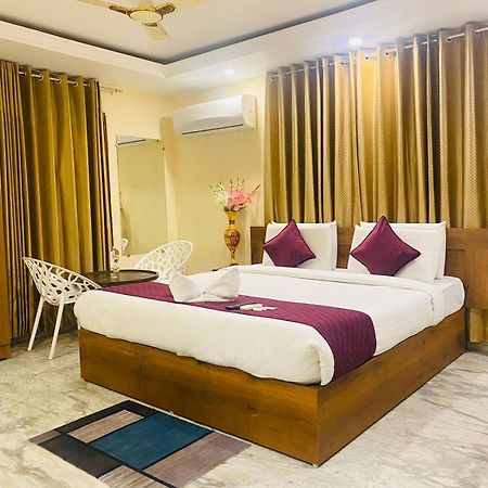 היידראבד Hotel Kp Suites Metro מראה חיצוני תמונה