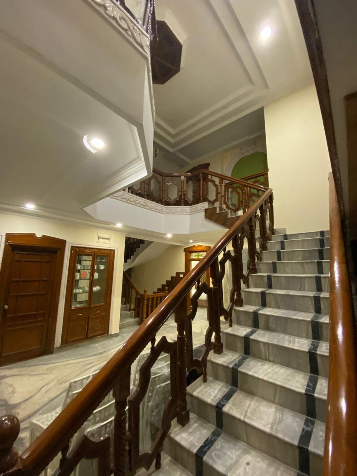 היידראבד Hotel Kp Suites Metro מראה חיצוני תמונה