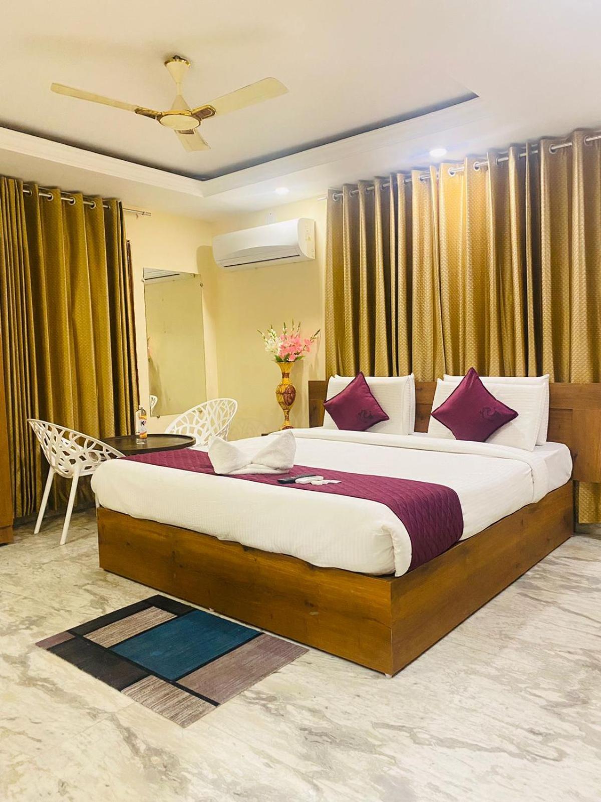היידראבד Hotel Kp Suites Metro מראה חיצוני תמונה