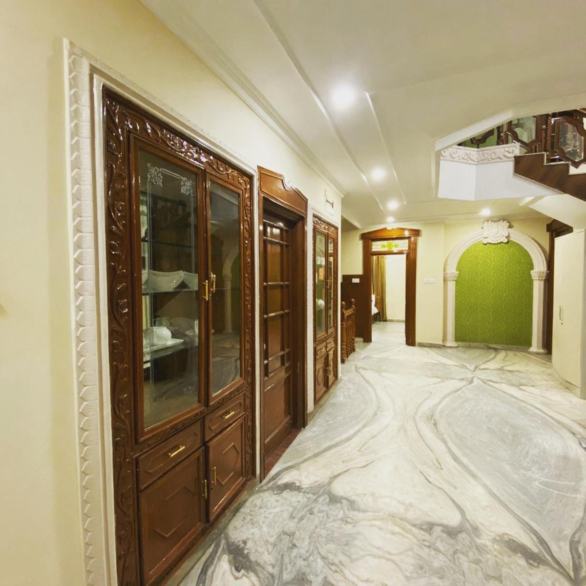 היידראבד Hotel Kp Suites Metro מראה חיצוני תמונה