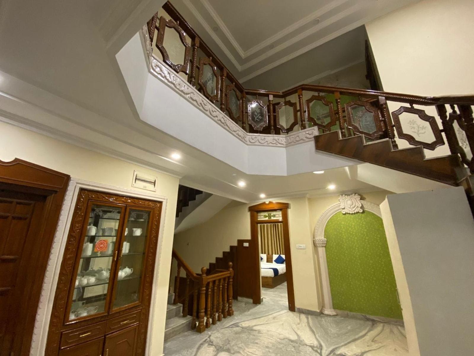היידראבד Hotel Kp Suites Metro מראה חיצוני תמונה